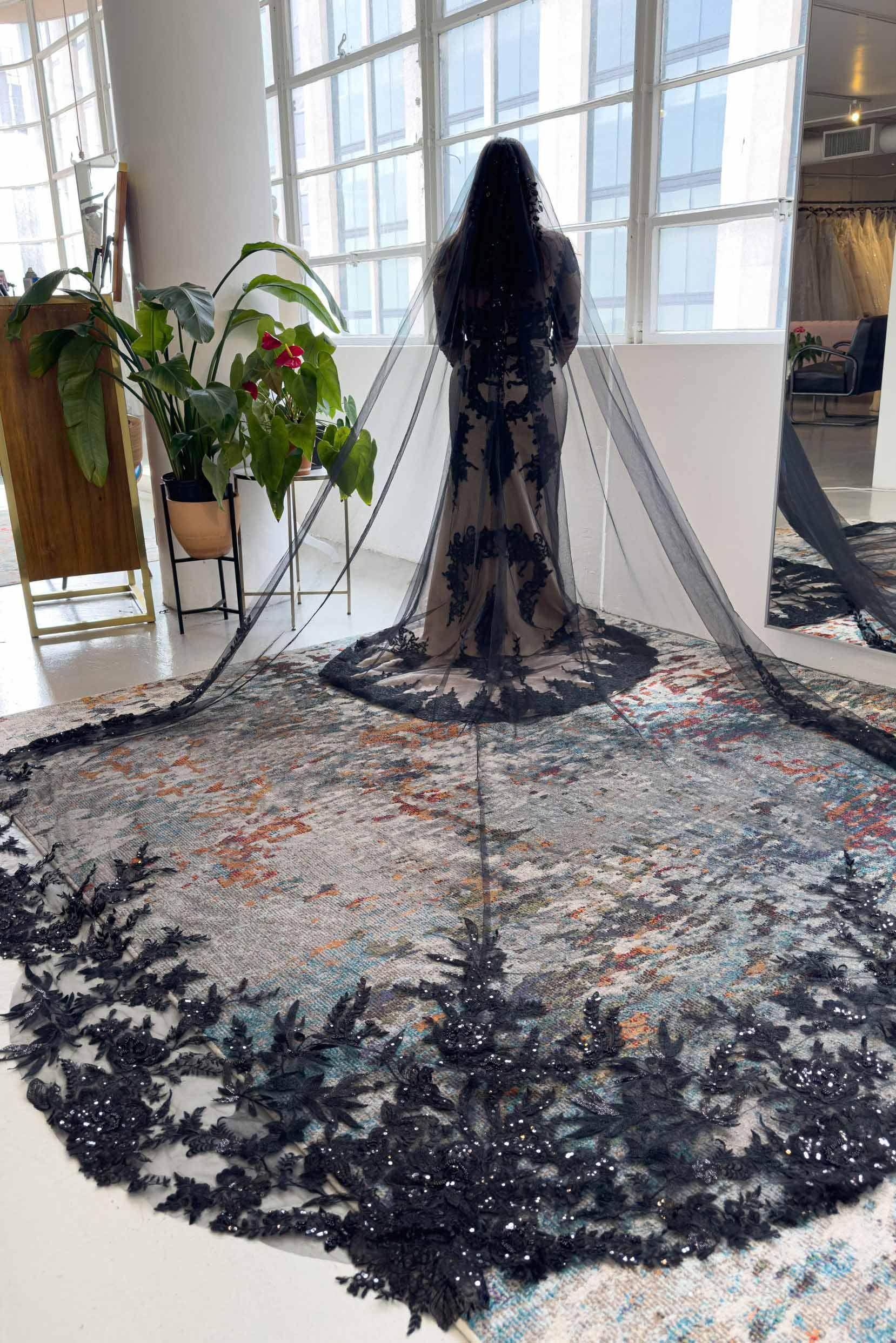 One-tier Lace Edge Lace Tulle Cathedral Veils with Appliques Beading CV0336 - COCOMELODY